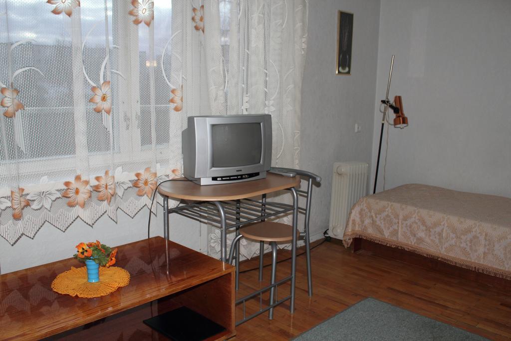 Hotell Paeaesuke Jõhvi الغرفة الصورة